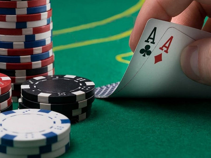 Cách chơi bài poker tại 